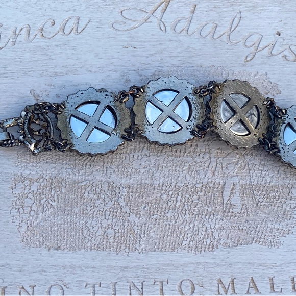 Incredible Vintage Lucite Bracelet! - Picture 11 of 12